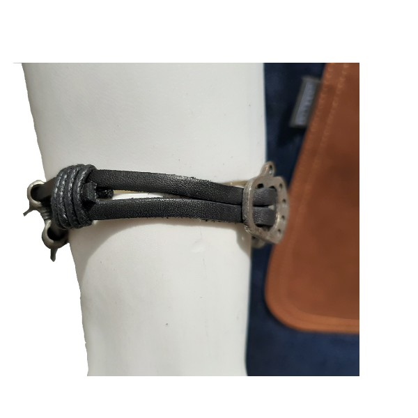 Kuru kafa metalli Gerçek Deri bileklik Kuru kafa metalli Gerçek Deri bileklik